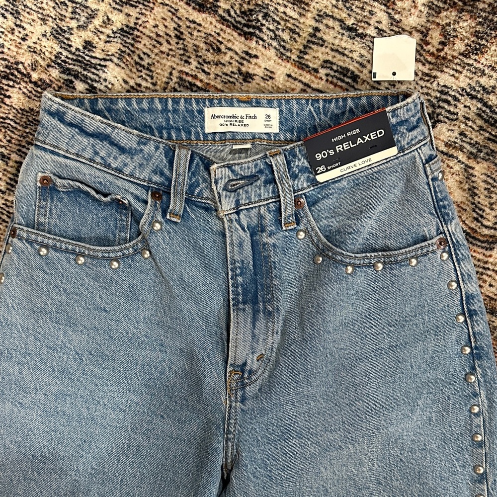 Abercrombie & Fitch Curve Love Studded 90’s Relaxed Jeans - Picture 2 of 7